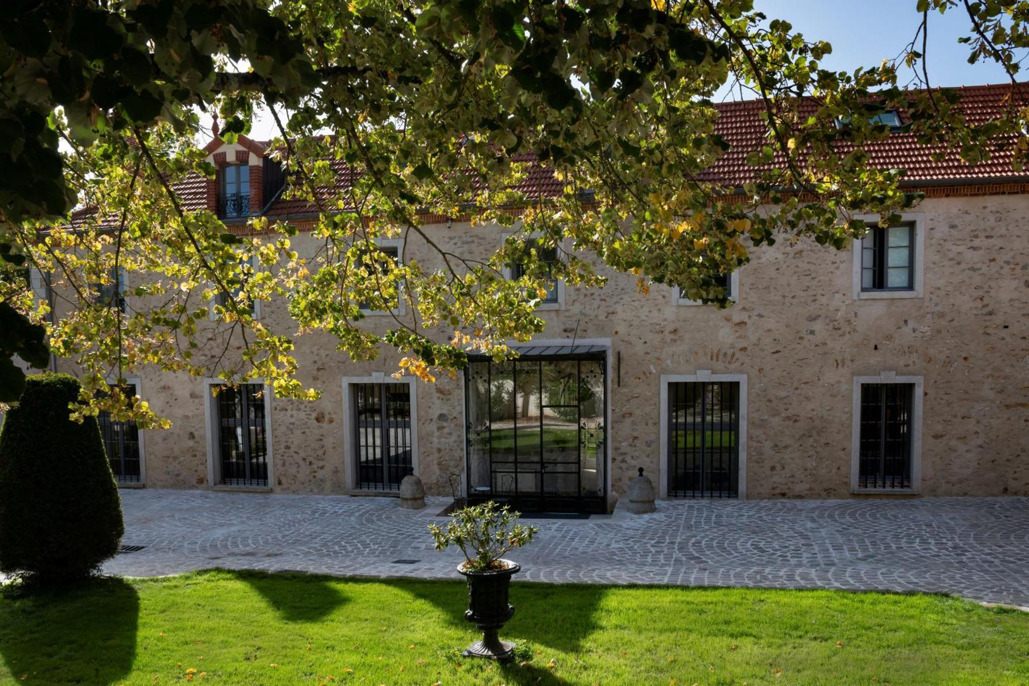 Loft Dans Le Clocher Face Au Chateau Bonnelles 外观 照片